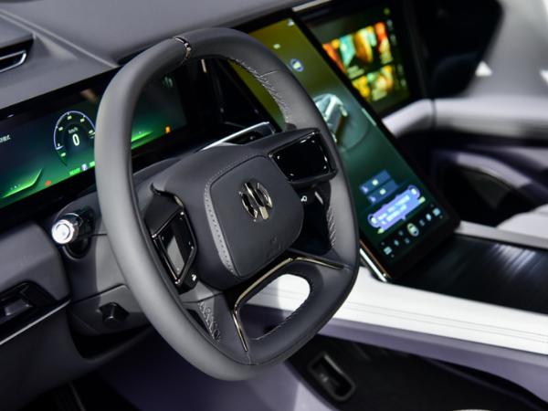 高合HiPhi X新车型明日公布售价 或50万元起售