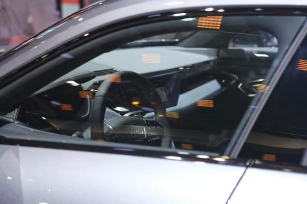 上海车展：奥迪RS e-tron GT现身展台