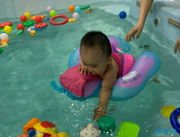 一组关于游泳的调查数据，道出了婴幼儿游泳的必要