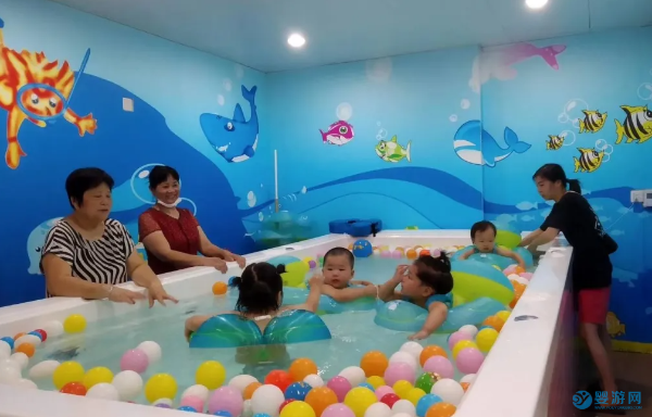 这些婴幼儿游泳馆里的营销“套路”，效果已越来越差