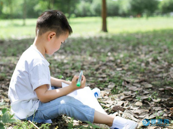 婴幼儿游泳常态化，运动和不运动的差别这么大