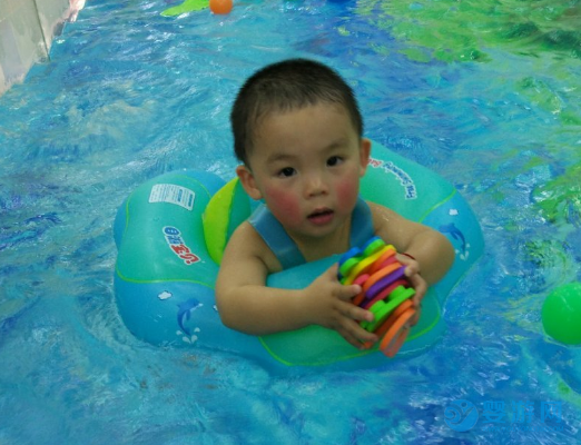 为什么聪明的家长都选择春天带宝宝去游泳