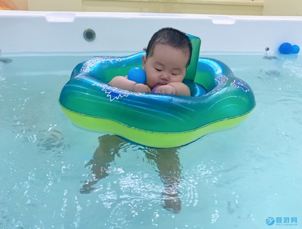看了这些关于游泳的规定，才知道婴幼儿游泳有多重要