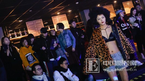 如果零售不能只是卖卖卖,流量,人气哪里来?