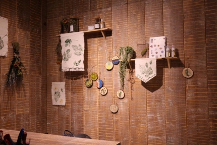 飞鸟和新酒荣获2017“年度自然系女装领导品牌”