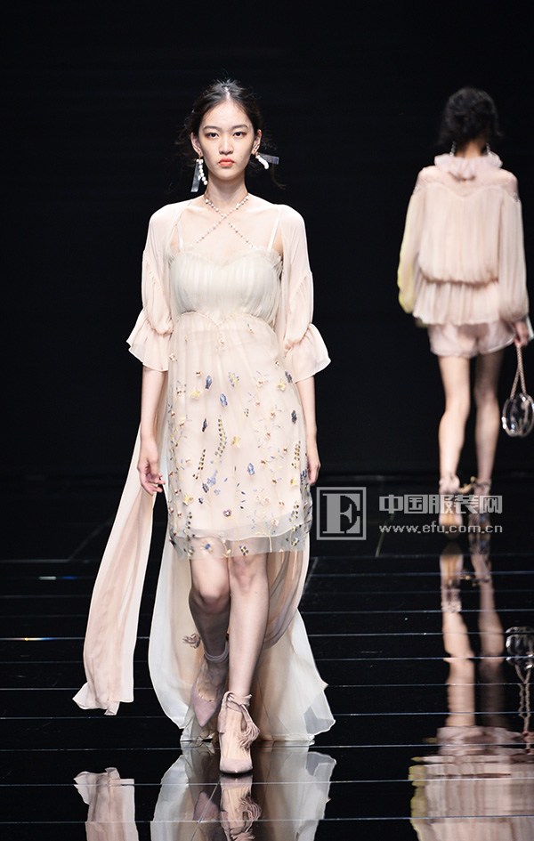 江南国际时装周｜东华大学“DUCE领袖” 做自己的领袖