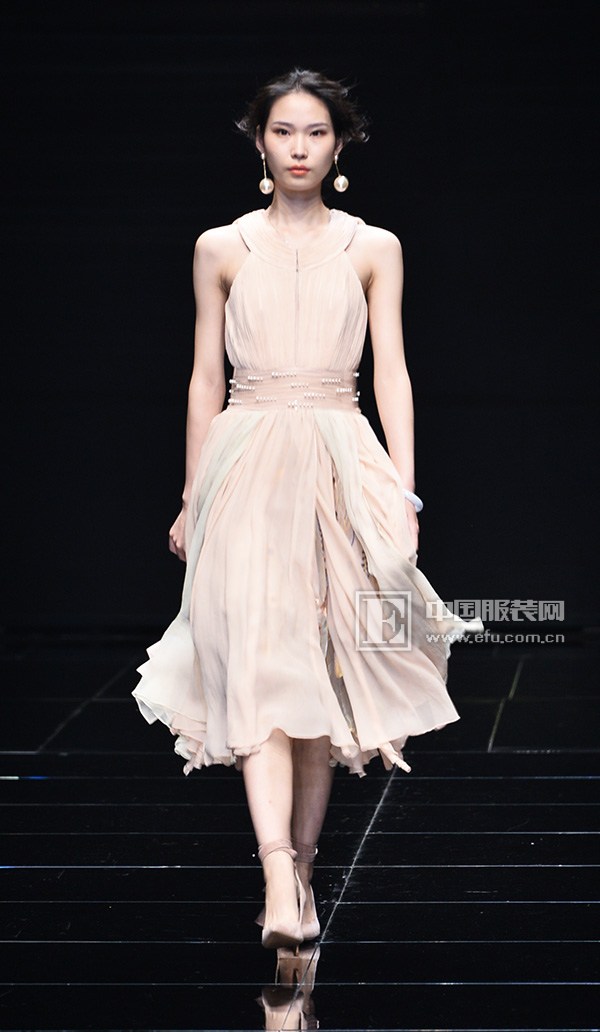 江南国际时装周｜东华大学“DUCE领袖” 做自己的领袖