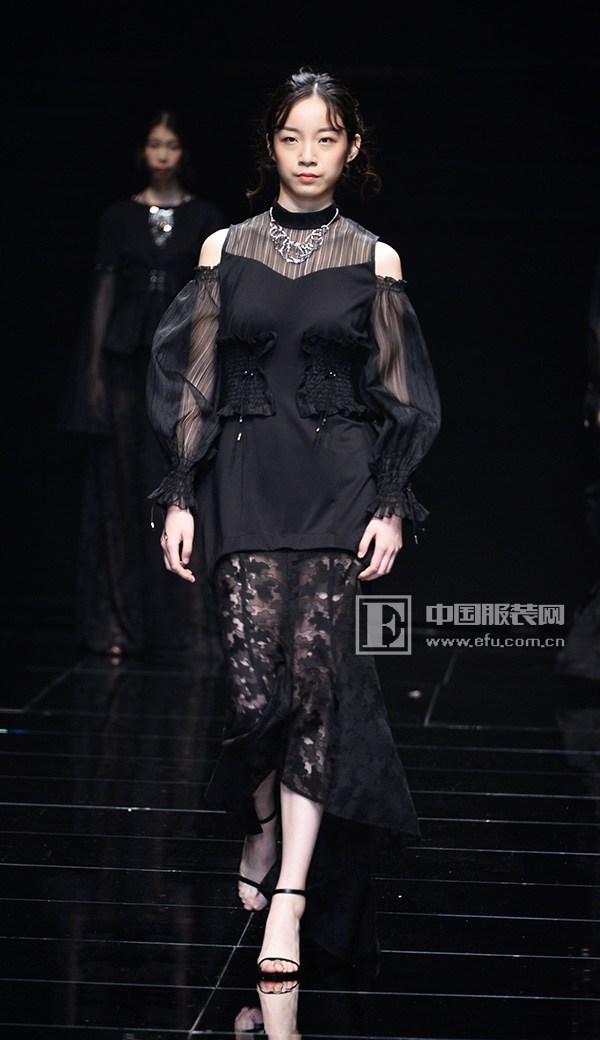 江南国际时装周｜东华大学“DUCE领袖” 做自己的领袖