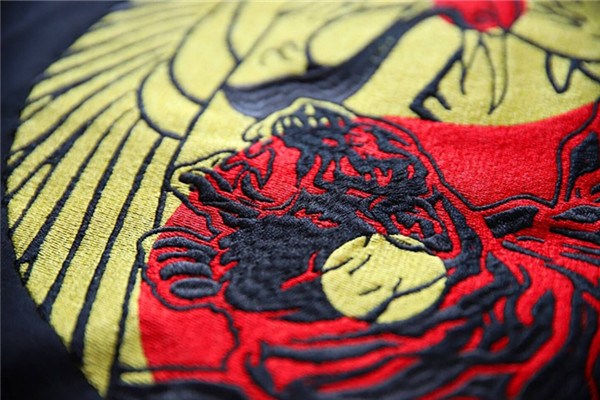 国产荣光！李宁燃爆巴黎时装周，“中國李寜”超拉风！