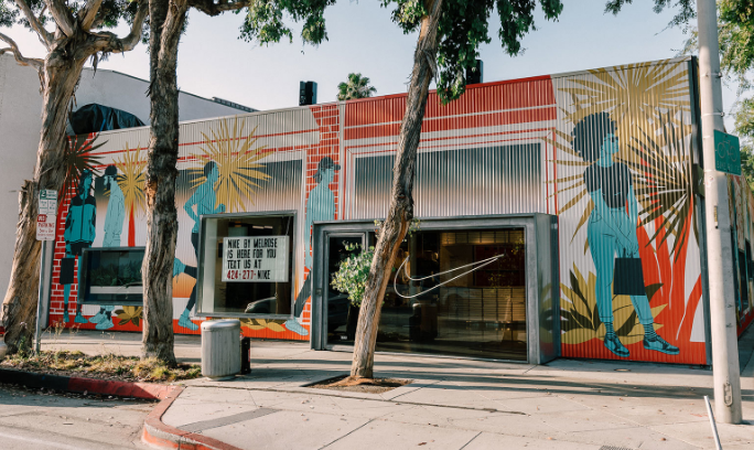 另眼看服装：波司登入选国家品牌计划 LV在国内“开店”