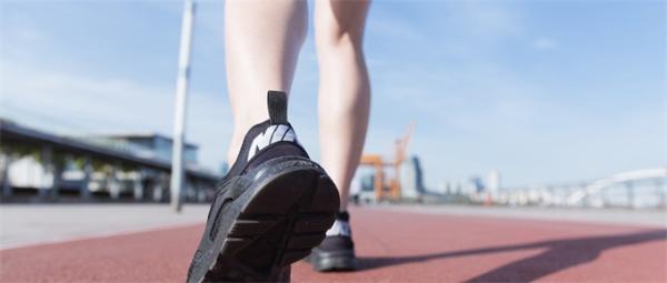 传谷歌母公司将开发智能鞋 能检测用户跌倒还能追踪运动和体重