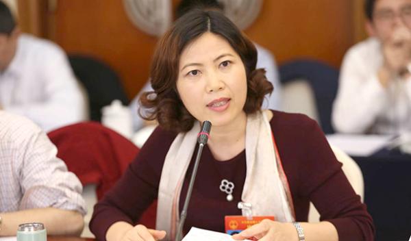 全国人大代表、佛山市南海技师学院装备制造系副主任杨珍：大湾区需要培育工匠精神