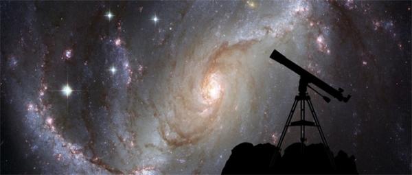 科技日历|410年前，伽利略展出了人类历史上第一架科学望远镜