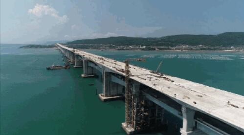 又一超级桥梁工程！世界最长、中国首座跨海峡公铁两用大桥贯通