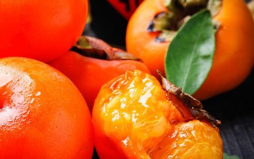 日本天价柿子两个5万元 网友：火晶柿子第一个表示不服！