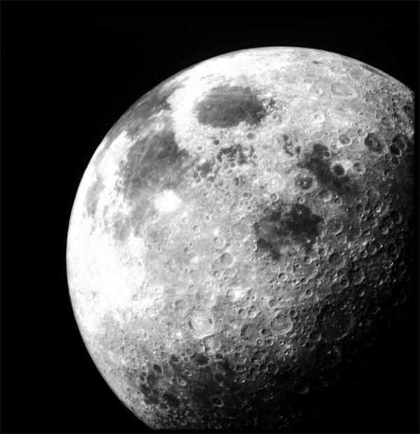 在人类殖民了月球之后 月球能够维持多少人类的生活？