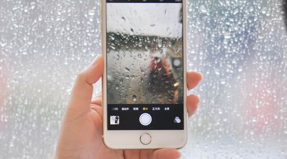 传苹果将在3月底推出iPhone SE 2，或取名iPhone 9售价不超3000元