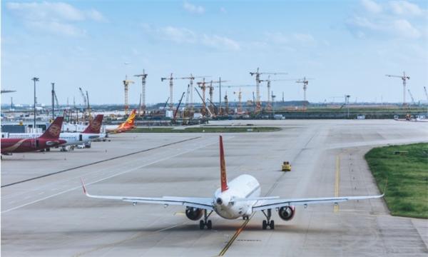 印度“封国”：暂停1周国际航班并实施宵禁