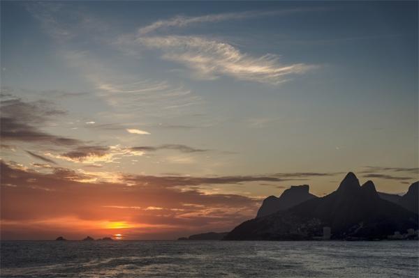 新冠“天堂岛”？巴西一旅游地只接待新冠阳性游客 获评最佳海滩之一