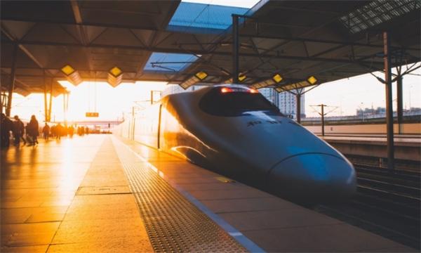 火爆！今年双节假期共6.37亿人次出游，并荣获“最拥挤结婚季”称号