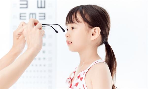 注意用眼！中小学生视力不良发生率升至70.6% 全球14亿近视人口中国占近半