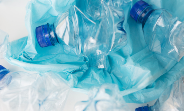 塑料瓶的奇幻漂流：海洋塑料垃圾那么多，它们最终去了哪里？