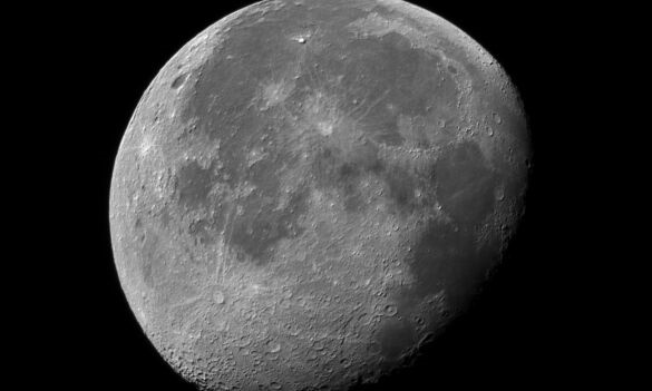 开始挖土！嫦娥五号成功落月 将展开2天月面工作采集月球样品
