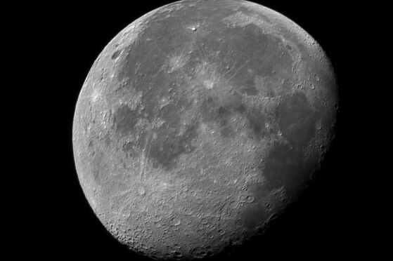 开挖！嫦娥五号完成月球钻取采样及封装，正按计划进行表取采样