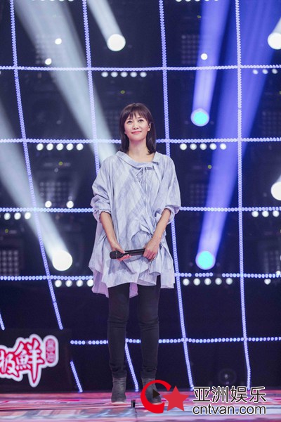 才女当道！《跨界歌王》徐静蕾大秀才女属性，出彩作品获网友盛赞