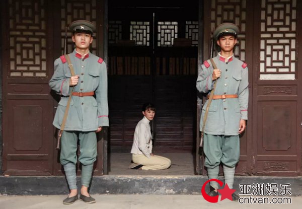 《暗夜良人》上海超前点映 口碑爆棚被赞“良心之作”