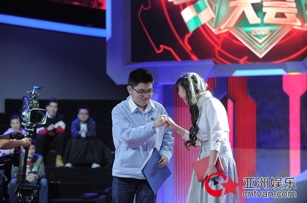 大开眼界！ 《足球解说大会》解码N种解说素养