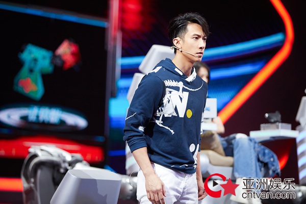 《这就是铁甲》1V1生死决 吴尊又遭“套路”