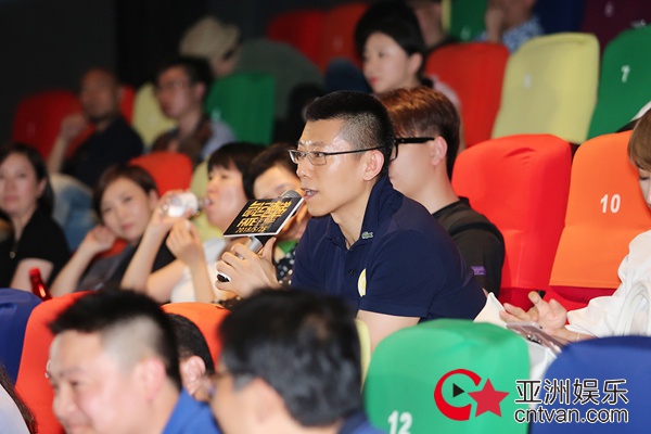 《命运速递》北京爆笑首映姜文范伟包贝尔疯狂力挺