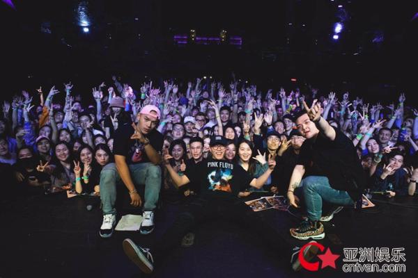 艾福杰尼黄旭美国巡演波士顿首战告捷 让世界听到中国的好说唱