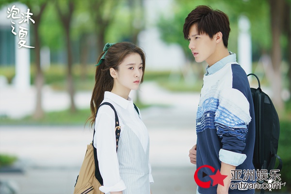 爱奇艺新版《泡沫之夏》今日开播 打造浪漫精品巨制