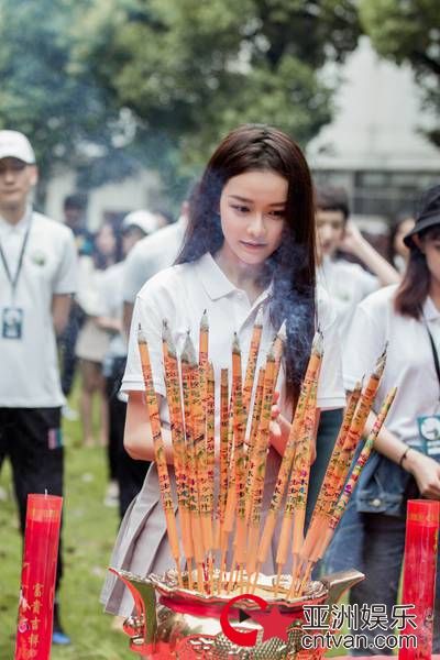 黄一琳新剧《鳄鱼与牙签鸟》开机 智慧冷艳俘获迷弟芳心 - 新剧发布 - 亚洲娱乐网-传递时尚娱乐生活新资讯