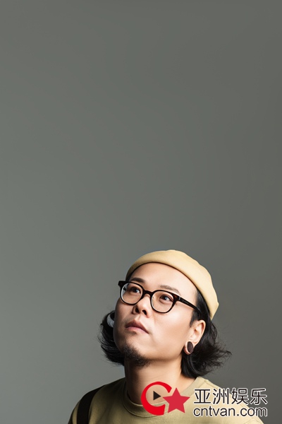许钧《致己》匠心上线 新专辑“一镜到底”蓄势待发