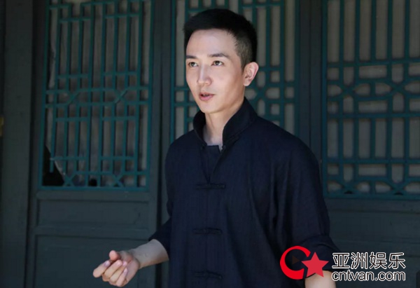 《暗夜良人》上海超前点映 口碑爆棚被赞“良心之作”