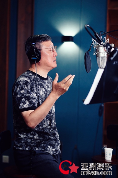 韩磊新歌《在此》风雅上线 唱出武汉自信