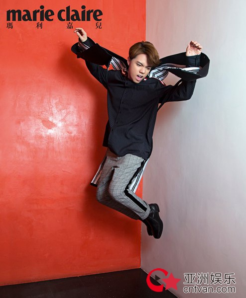 张敬轩新专翻唱王菲经典!“三色世界”写真曝光