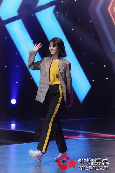 余薇薇做客《九九归一》 清甜幽默引笑声不断 - 综艺星天地 - 亚洲娱乐网-传递时尚娱乐生活新资讯