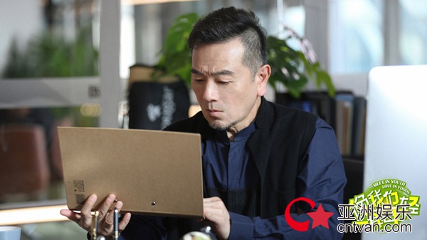 《像我们一样年轻》热播张晨光惹泪目 赵立新今晚上线