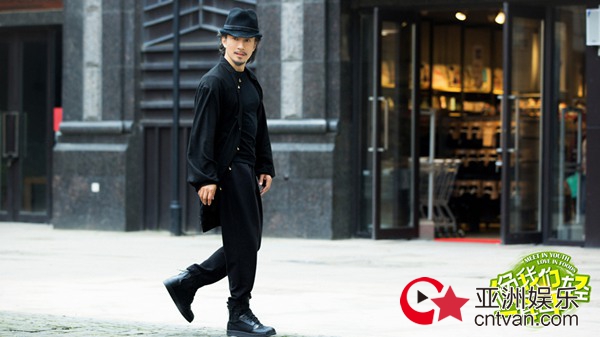 《像我们一样年轻》热播张晨光惹泪目 赵立新今晚上线