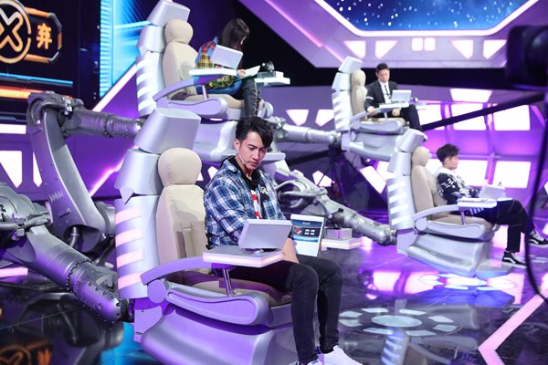 吴尊《这就是铁甲》热血再战赢首胜 智商爆表高能不断