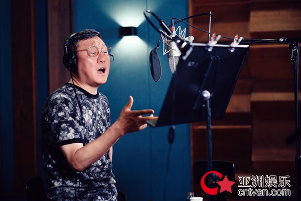 韩磊新歌《在此》风雅上线 唱出武汉自信