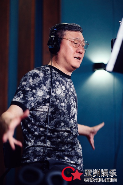 韩磊新歌《在此》风雅上线 唱出武汉自信