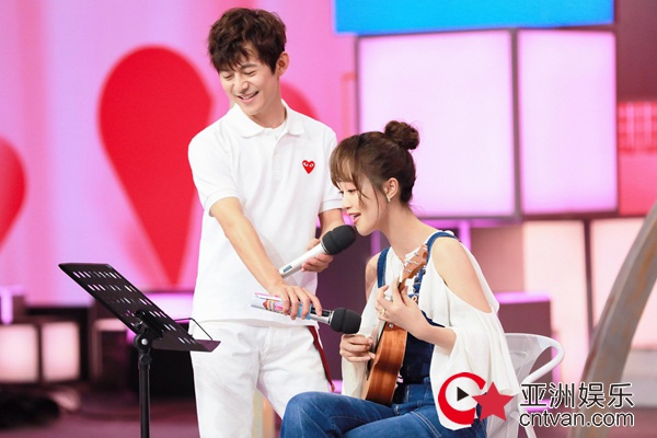 蓝盈莹《慢慢喜欢你》热搜不停 首登《快本》被赞文艺气质浓