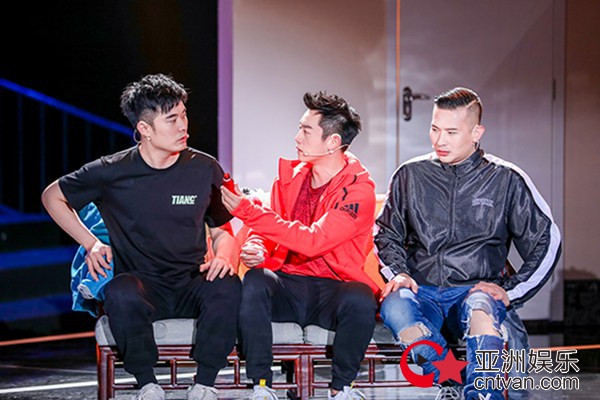 甩脸色、不合作？《青春同学会》预告片陈赫、郑恺“无视”张殿伦