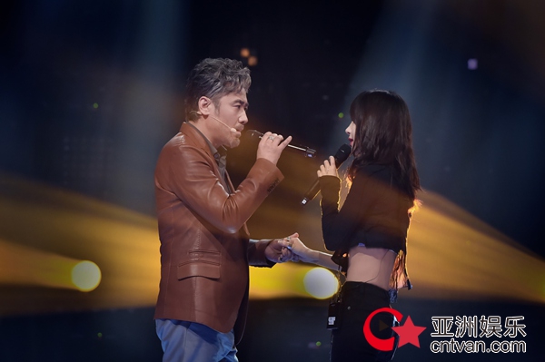 《跨界歌王》吴秀波“绅士”合唱超圈粉 李菲儿斗舞惊艳全场