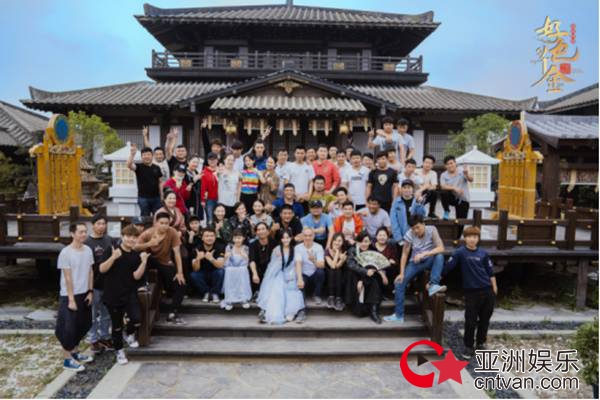 网剧《好色千金》初夏杀青 龚俊郑湫泓等新生代演员演绎权谋虐恋